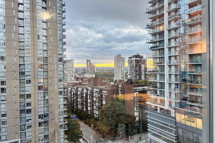 1203 1252 Hornby Street Vancouver, BC - 2