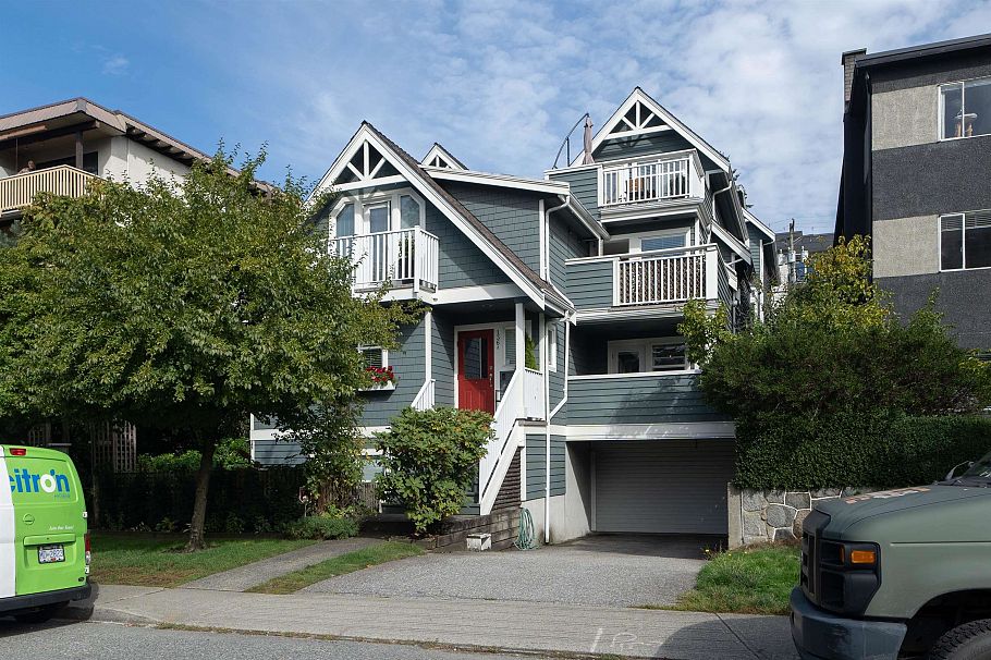 D 136 W 4th Street North Vancouver, BC - 1
