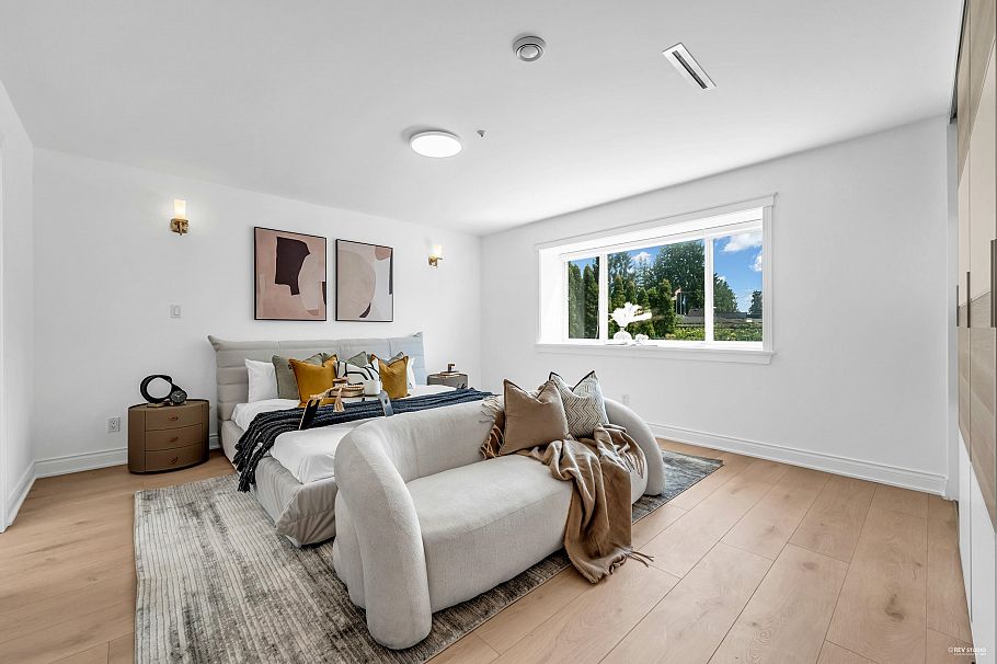 1748 W 68th Avenue Vancouver, BC - 34