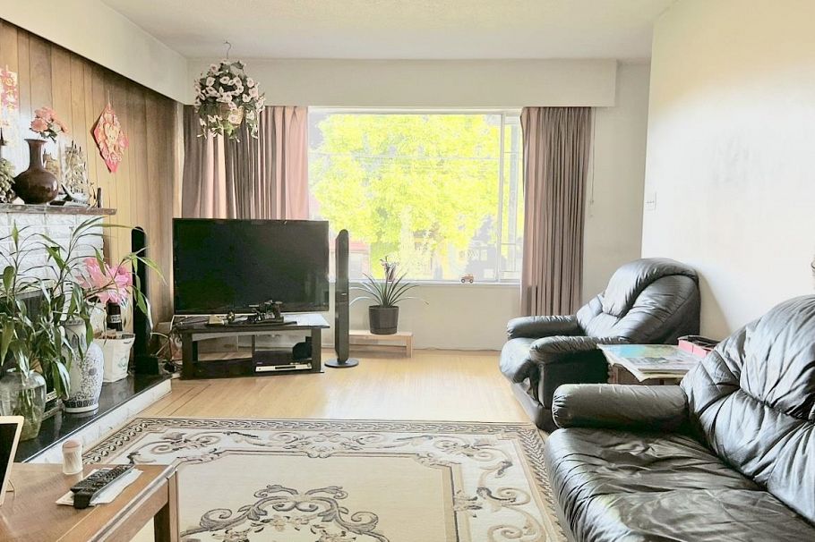 1312 E 28th Avenue Vancouver, BC - 4