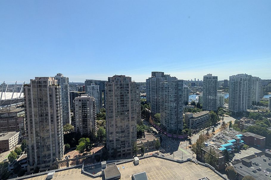 2705 977 Mainland Street Vancouver, BC - 3