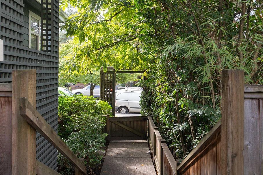 D 136 W 4th Street North Vancouver, BC - 28