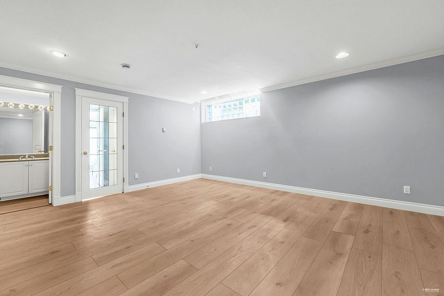 1748 W 68th Avenue Vancouver, BC - 24