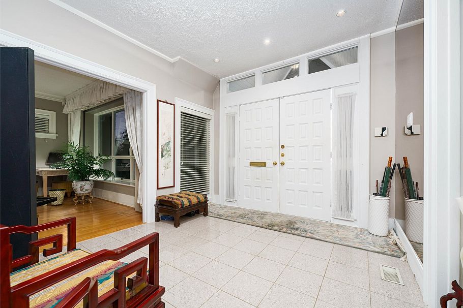 1450 W 40th Avenue Vancouver, BC - 3