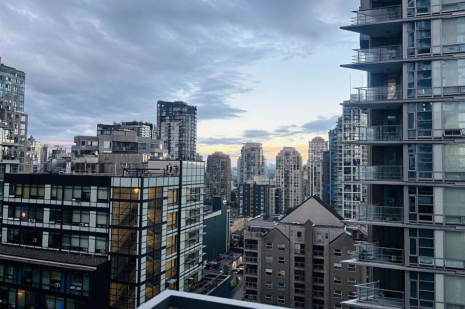 1203 1252 Hornby Street Vancouver, BC - 1