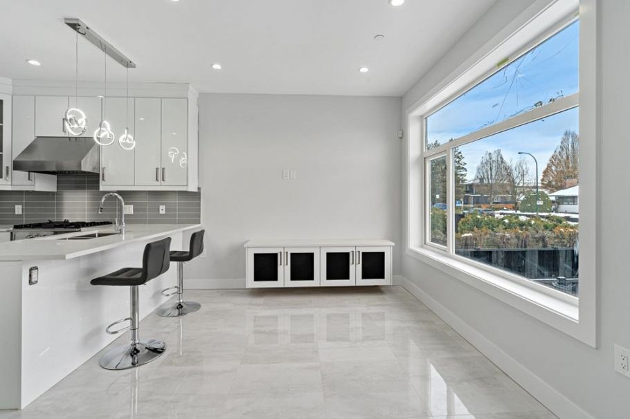 6751 Knight Street Vancouver, BC - 2