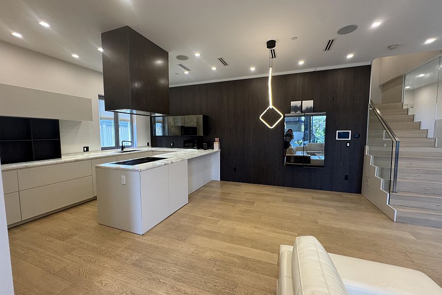 1076 Park Drive Vancouver, BC - 9