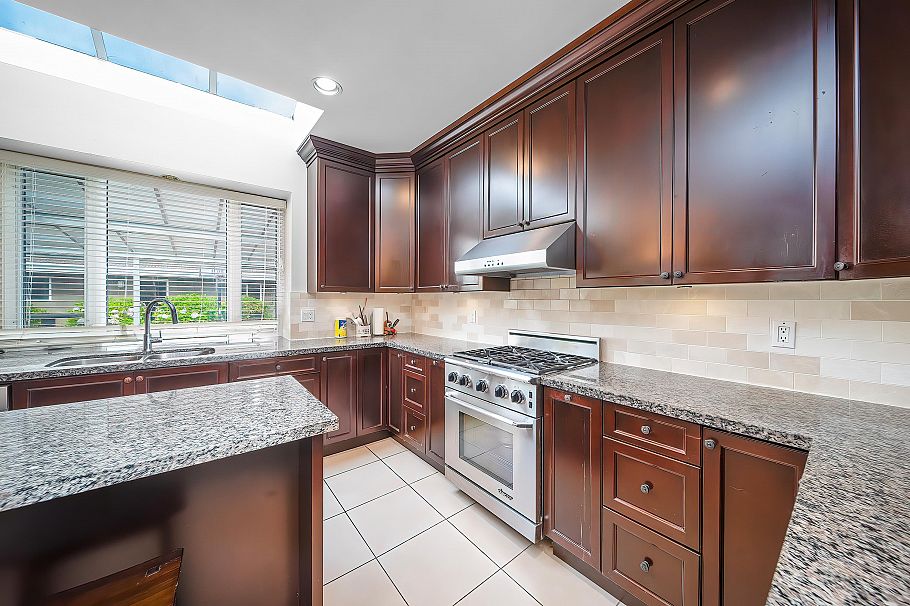 2407 W 18th Avenue Vancouver, BC - 15