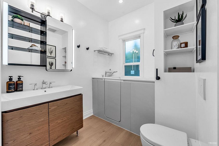 1748 W 68th Avenue Vancouver, BC - 20