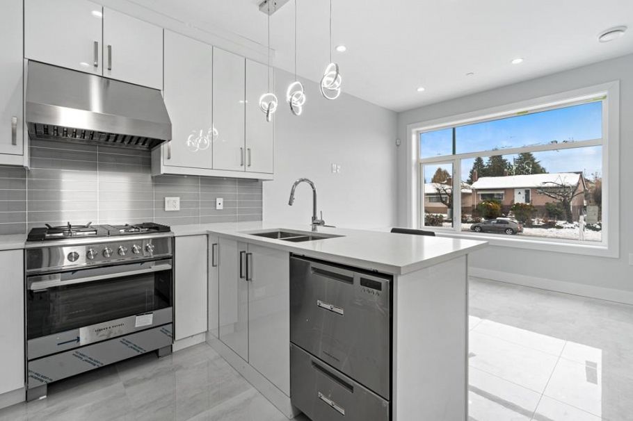 6751 Knight Street Vancouver, BC - 10