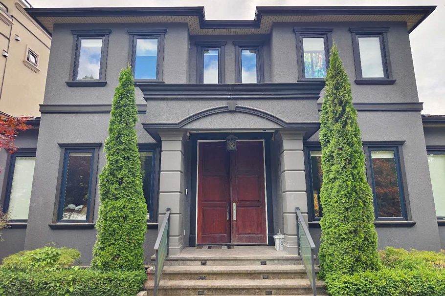 938 W 32nd Avenue Vancouver, BC - 1