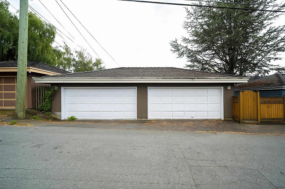 2407 W 18th Avenue Vancouver, BC - 40