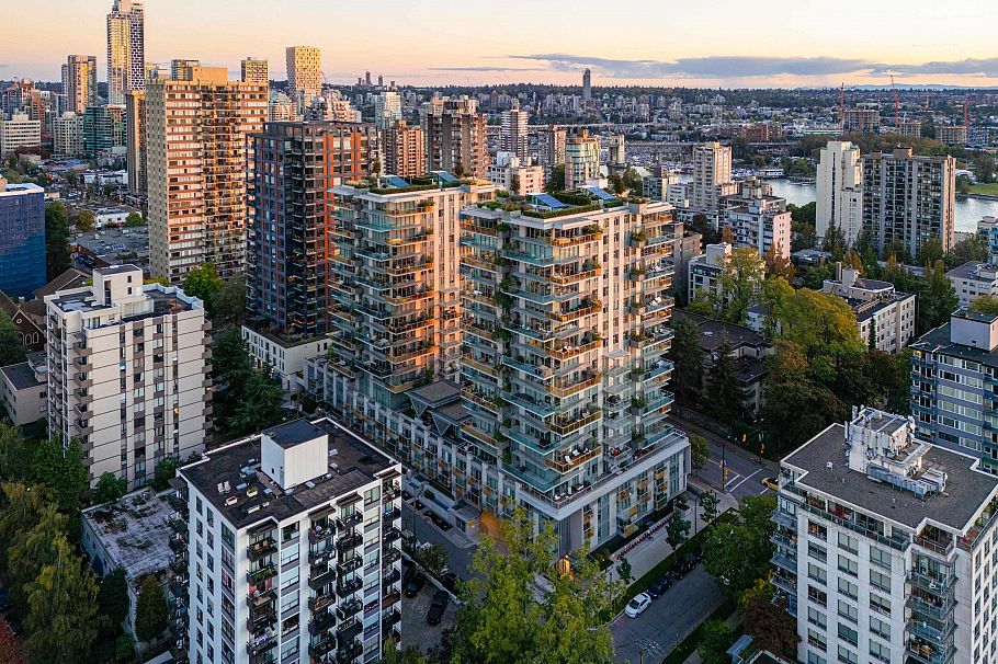 405 1365 Davie Street Vancouver, BC - 32