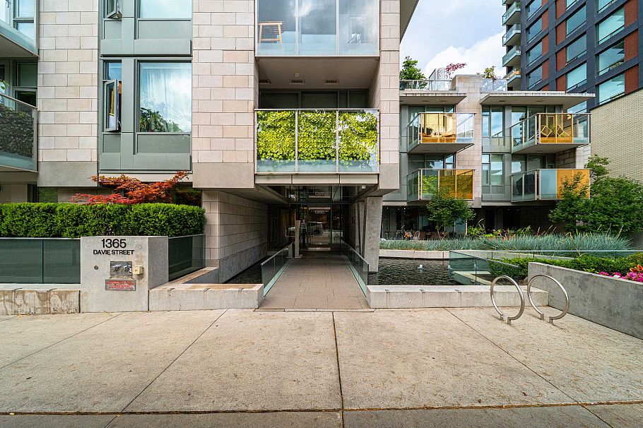405 1365 Davie Street Vancouver, BC - 25