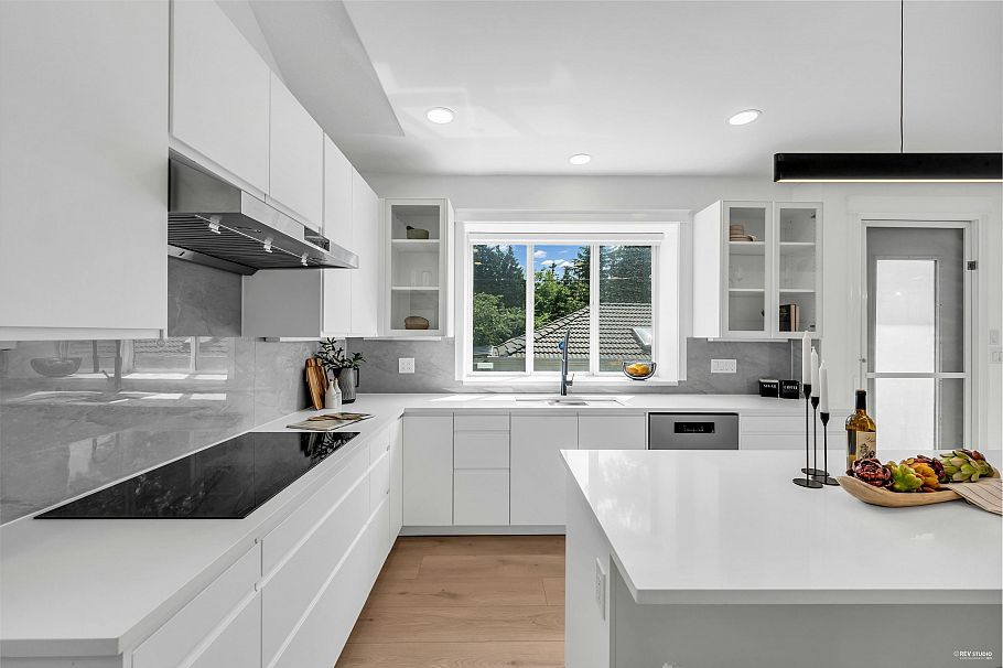 1748 W 68th Avenue Vancouver, BC - 11