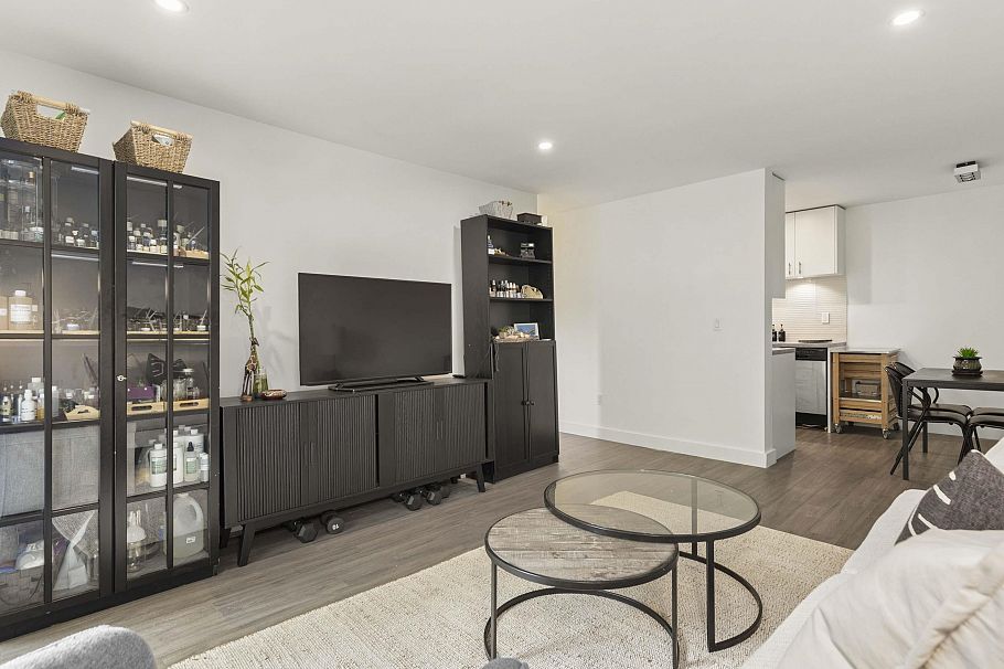 206 1365 E 7th Avenue Vancouver, BC - 8