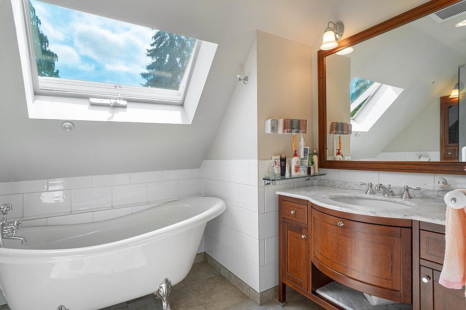 1897 W 37th Avenue Vancouver, BC - 23