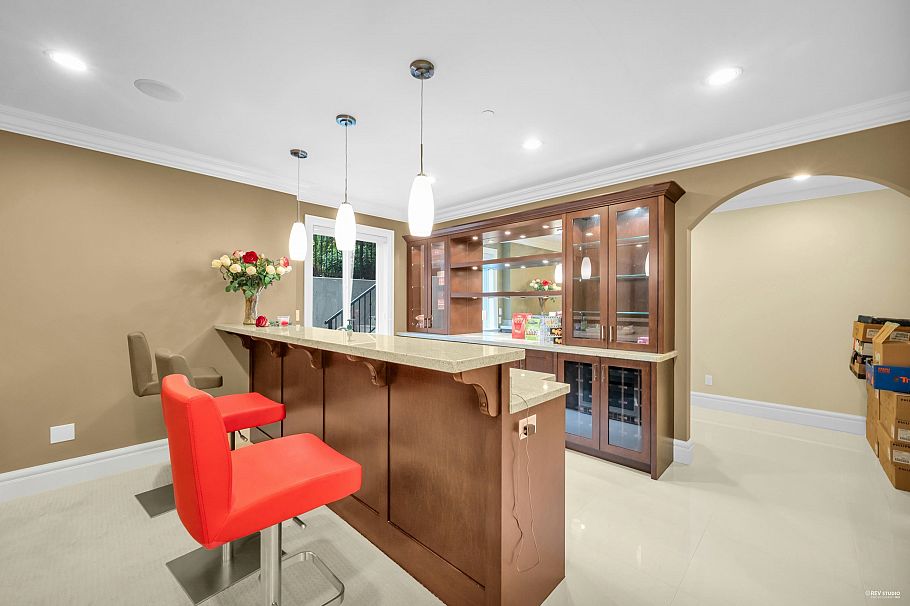 1737 W 63rd Avenue Vancouver, BC - 35