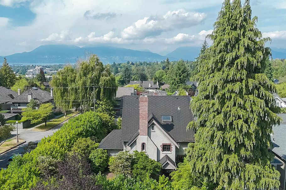 1897 W 37th Avenue Vancouver, BC - 5