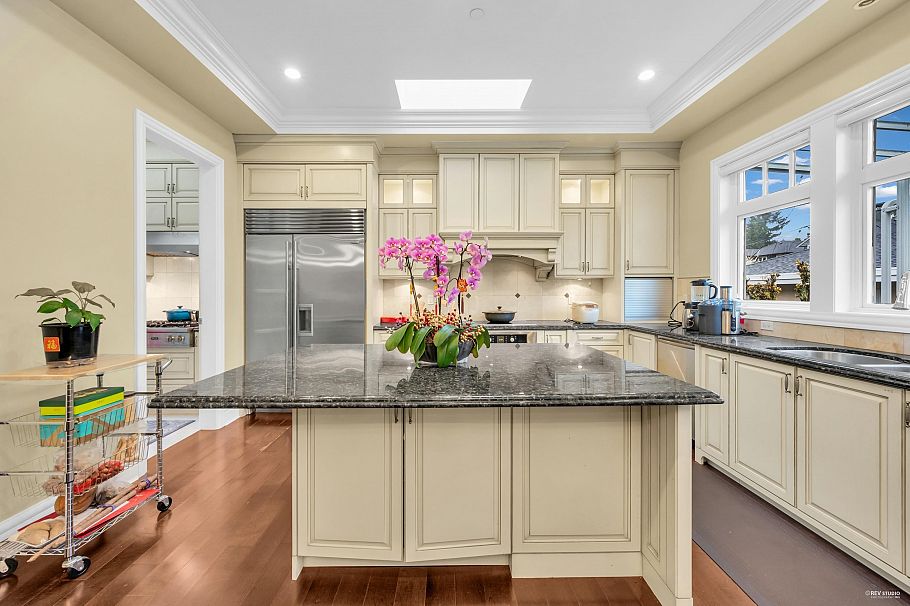 1737 W 63rd Avenue Vancouver, BC - 19