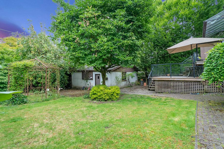 1897 W 37th Avenue Vancouver, BC - 32