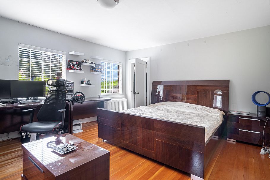 1897 W 37th Avenue Vancouver, BC - 25