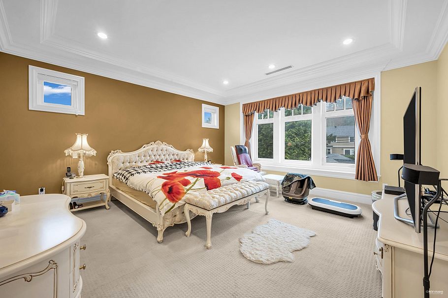 1737 W 63rd Avenue Vancouver, BC - 24