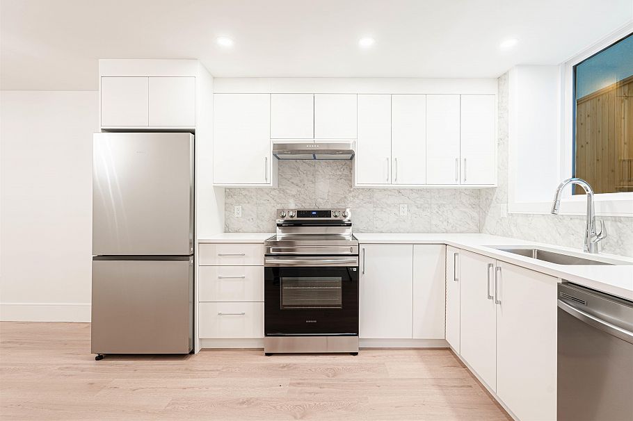 3 6649 Heather Street Vancouver, BC - 32