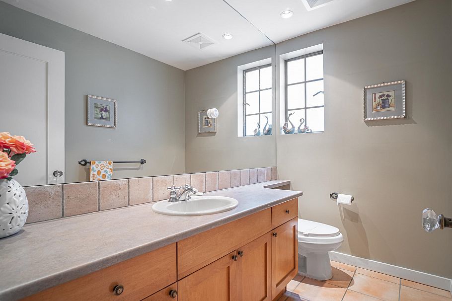 1897 W 37th Avenue Vancouver, BC - 28