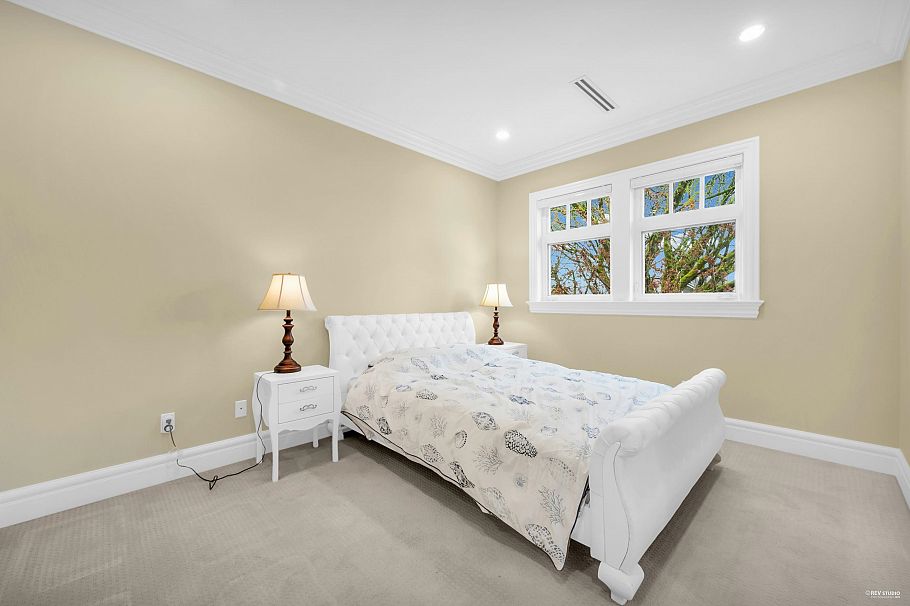 1737 W 63rd Avenue Vancouver, BC - 27