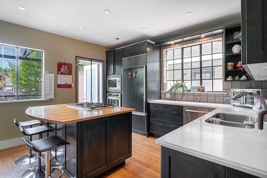 1897 W 37th Avenue Vancouver, BC - 10