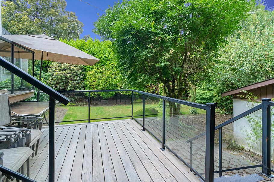 1897 W 37th Avenue Vancouver, BC - 30