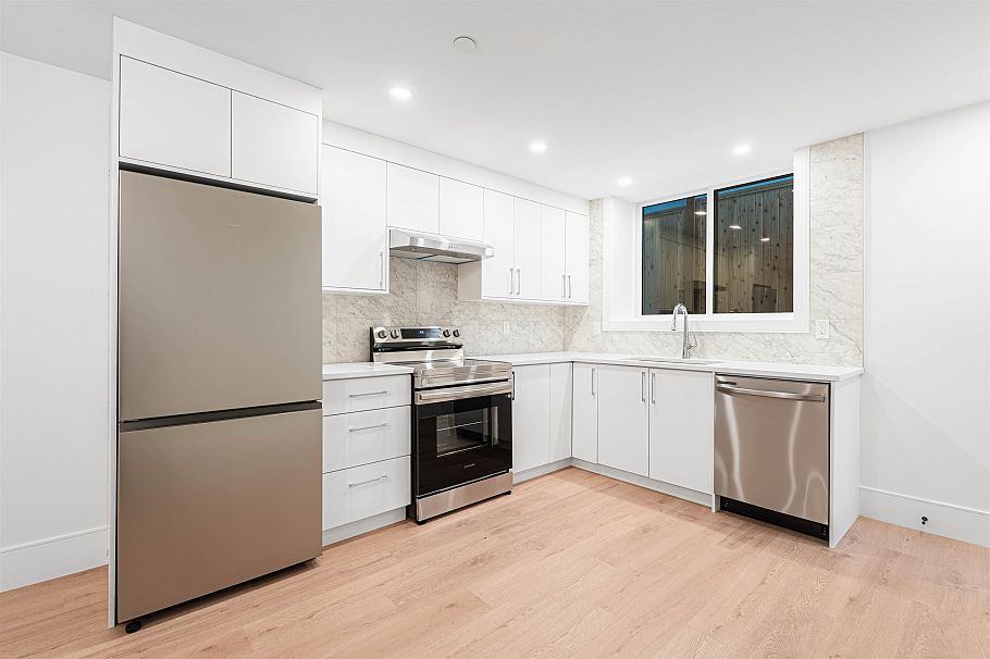 3 6649 Heather Street Vancouver, BC - 31