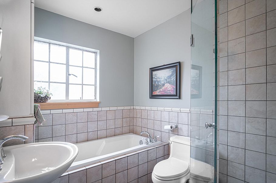 1897 W 37th Avenue Vancouver, BC - 26