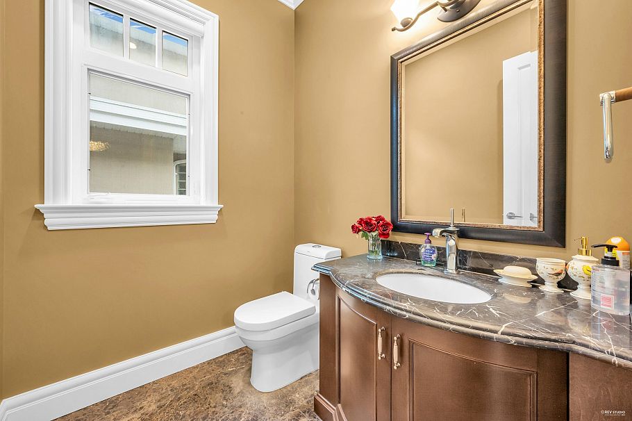 1737 W 63rd Avenue Vancouver, BC - 23