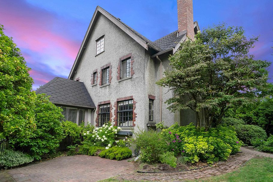 1897 W 37th Avenue Vancouver, BC - 2