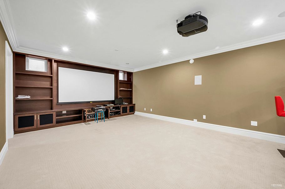 1737 W 63rd Avenue Vancouver, BC - 33