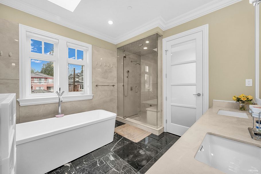 1737 W 63rd Avenue Vancouver, BC - 26