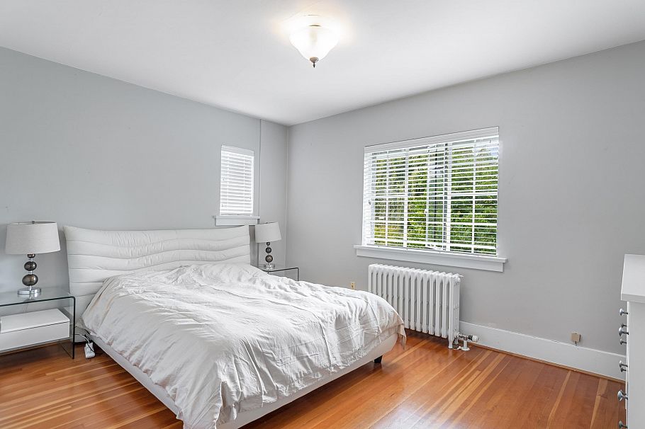 1897 W 37th Avenue Vancouver, BC - 27