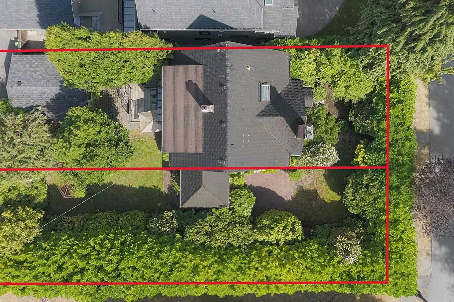 1897 W 37th Avenue Vancouver, BC - 1