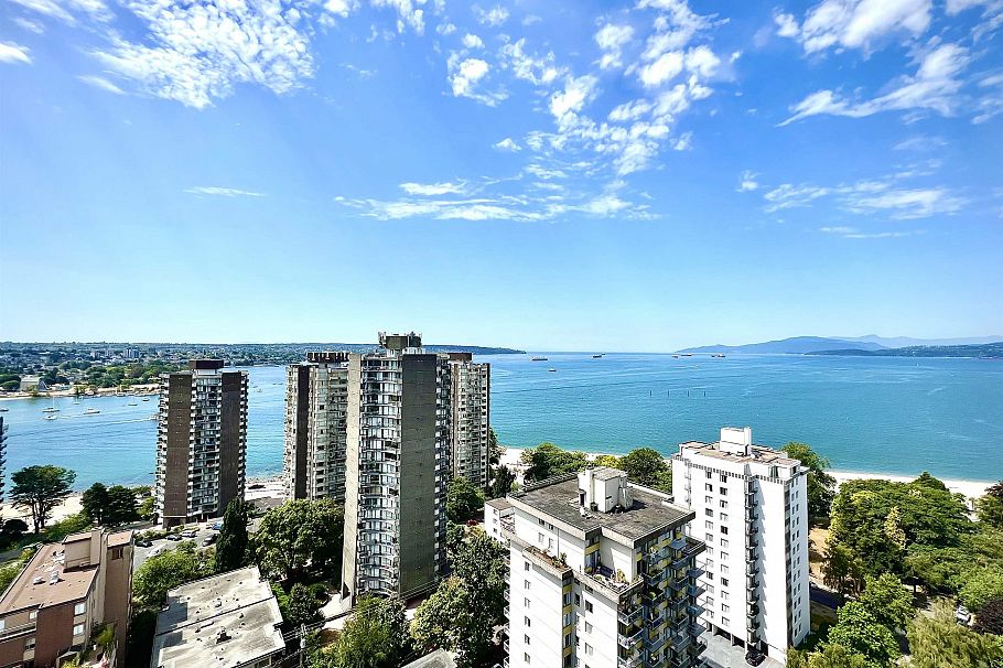 2208 1251 Cardero Street Vancouver, BC - 1