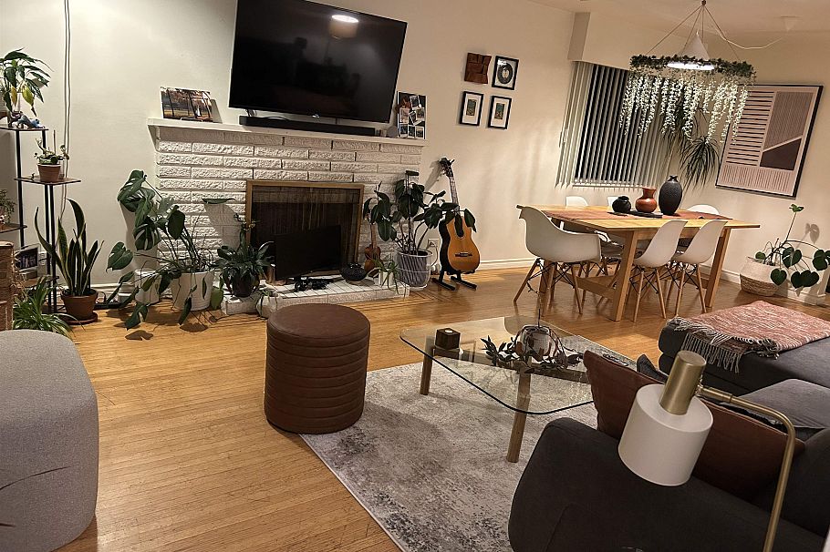 3514 W 8th Avenue Vancouver, BC - 2