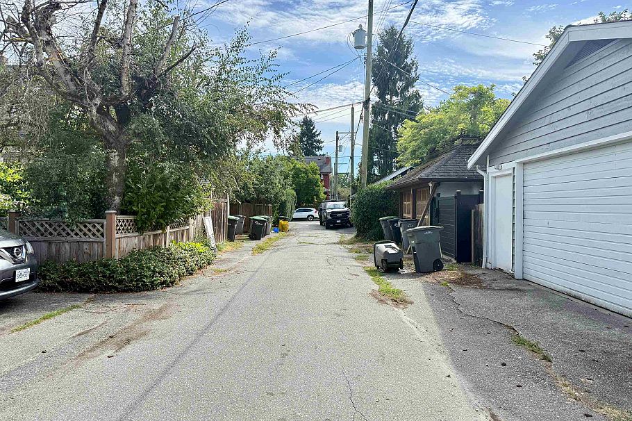 3125 W 3rd Avenue Vancouver, BC - 14