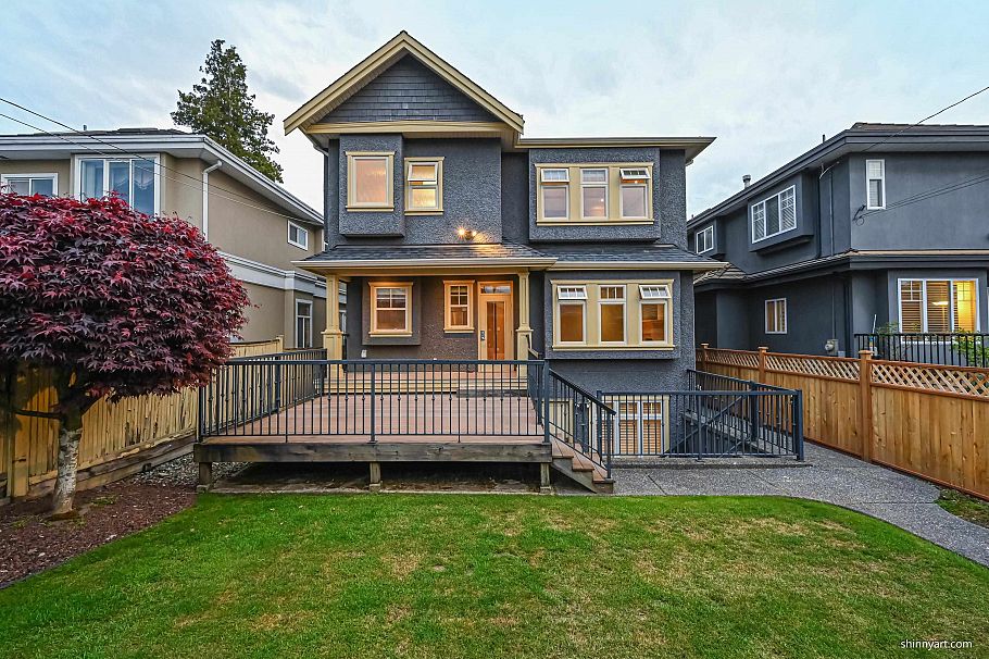 2978 W 21 Avenue Vancouver, BC - 2