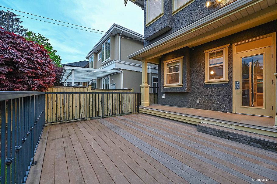 2978 W 21 Avenue Vancouver, BC - 3