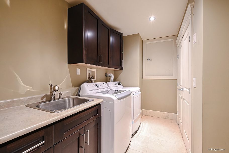 2978 W 21 Avenue Vancouver, BC - 30