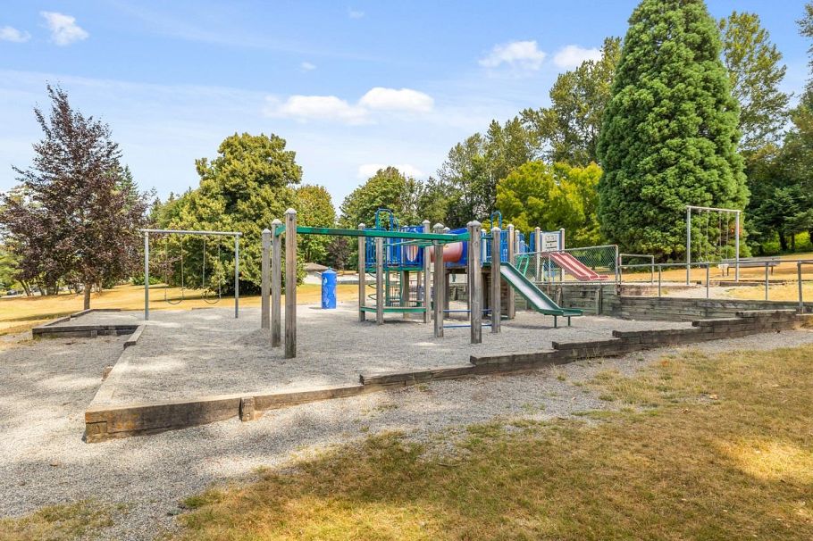 210 4885 Valley Drive Vancouver, BC - 33