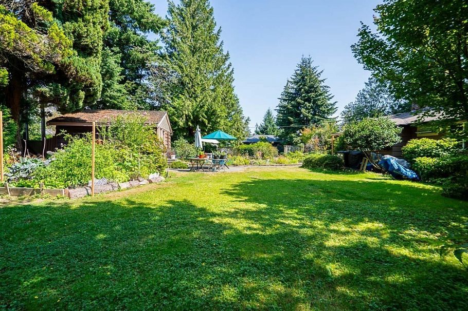 894 E 13th Street North Vancouver, BC - 6