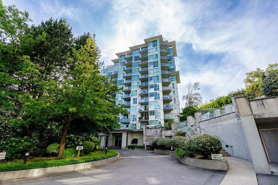 1105 2733 Chandlery Place Vancouver, BC - 1