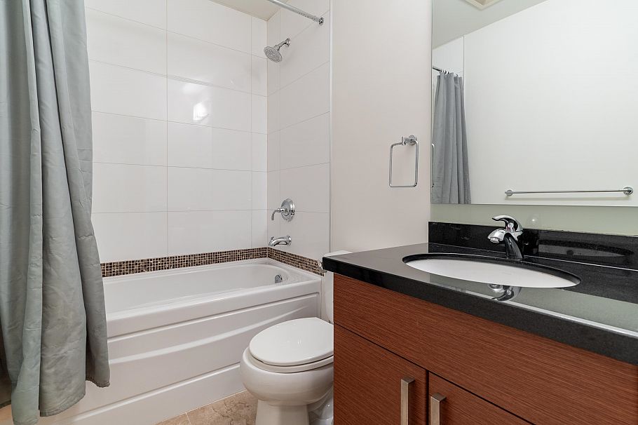 102 930 W 16th Avenue Vancouver, BC - 6